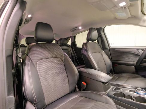 Used 2024 Ford Escape SE image 15