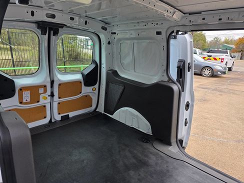 Used 2019 Ford Transit Connect XL image 24
