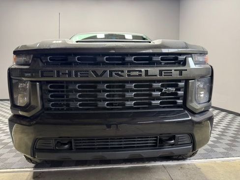 Used 2022 Chevrolet Silverado 2500 Custom w/ Custom Convenience Package image 3