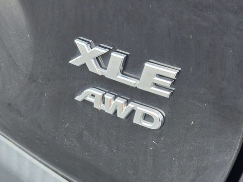 Used 2025 Toyota RAV4 XLE AWD/4WD image 12