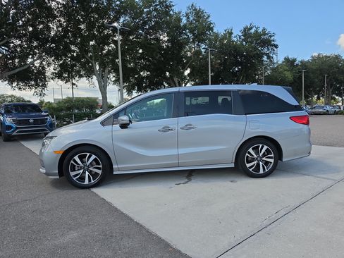Used 2021 Honda Odyssey Touring image 5