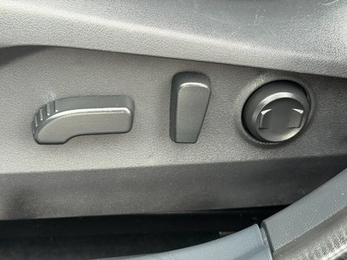 Used 2022 Subaru Outback Premium image 12