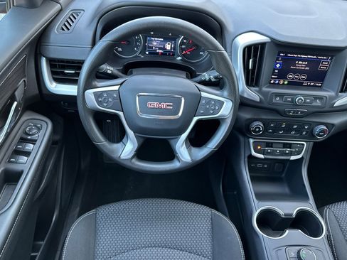 Used 2024 GMC Terrain SLE image 16