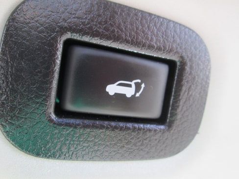 Used 2020 Nissan Rogue SV AWD/4WD image 13