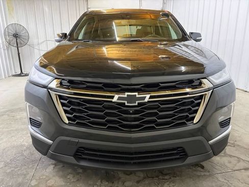 Used 2023 Chevrolet Traverse RS AWD/4WD image 2