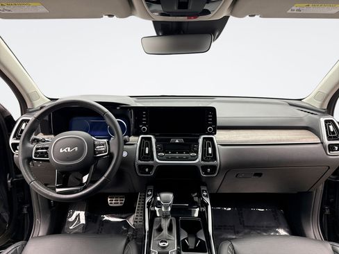 Used 2023 Kia Sorento SX Prestige image 14