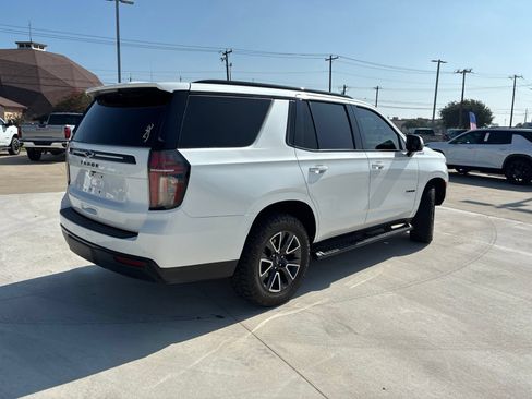 Used 2023 Chevrolet Tahoe Z71 w/ Luxury Package AWD/4WD image 3