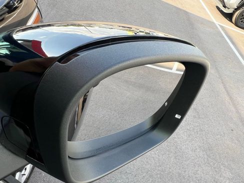 Used 2025 Volkswagen ID. Buzz Pro S RWD image 59