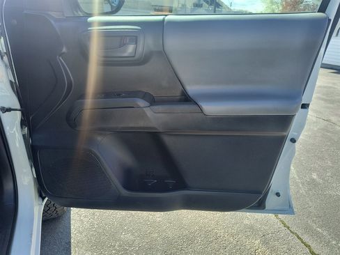 Used 2020 Toyota Tacoma SR image 24