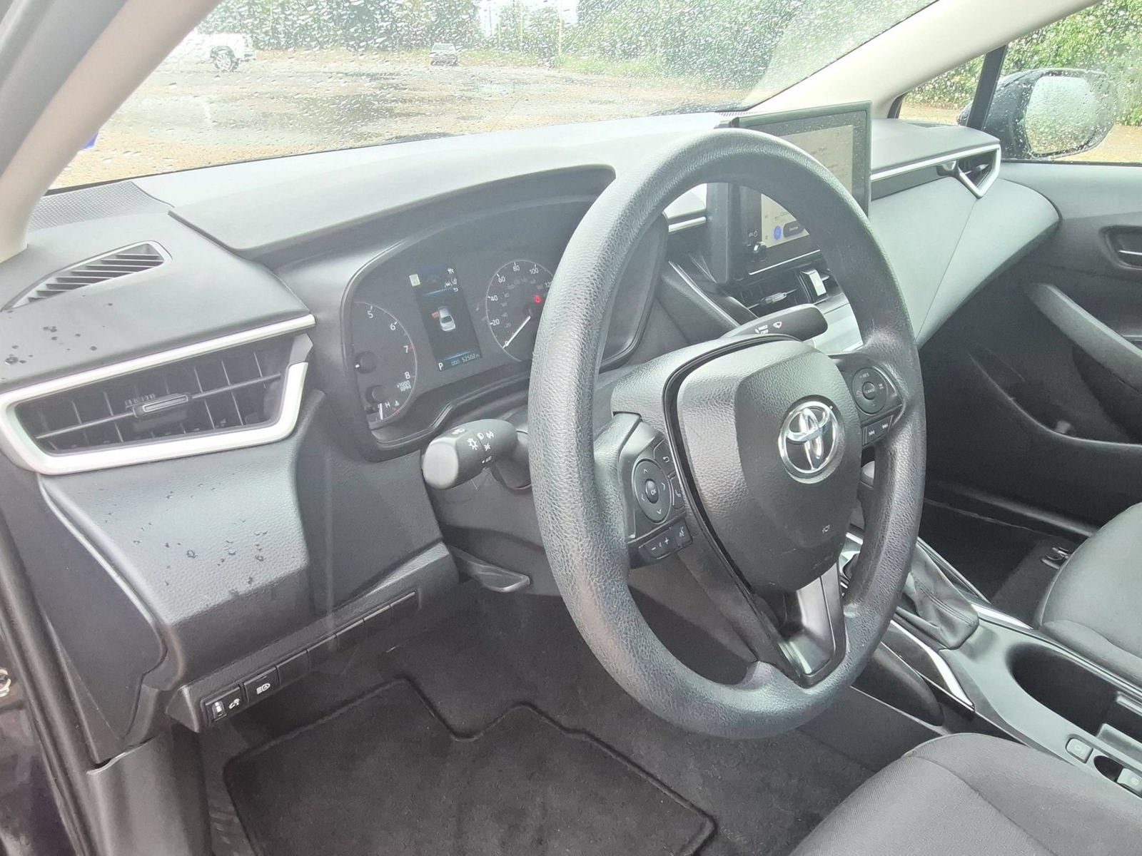 Used 2025 Toyota Corolla LE FWD image 11