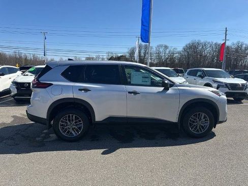 Certified 2025 Nissan Rogue S AWD/4WD image 2