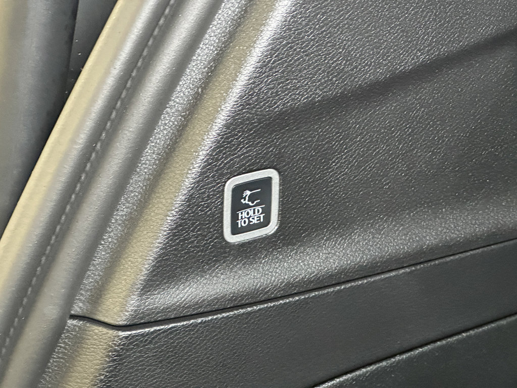 New 2027 Chrysler Pacifica Select AWD/4WD image 15