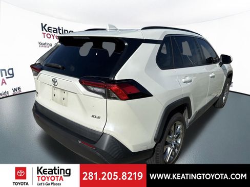 Used 2021 Toyota RAV4 XLE Premium FWD image 7