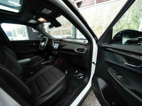 Used 2022 Chevrolet TrailBlazer RS w/ Sun and Liftgate Package image 26