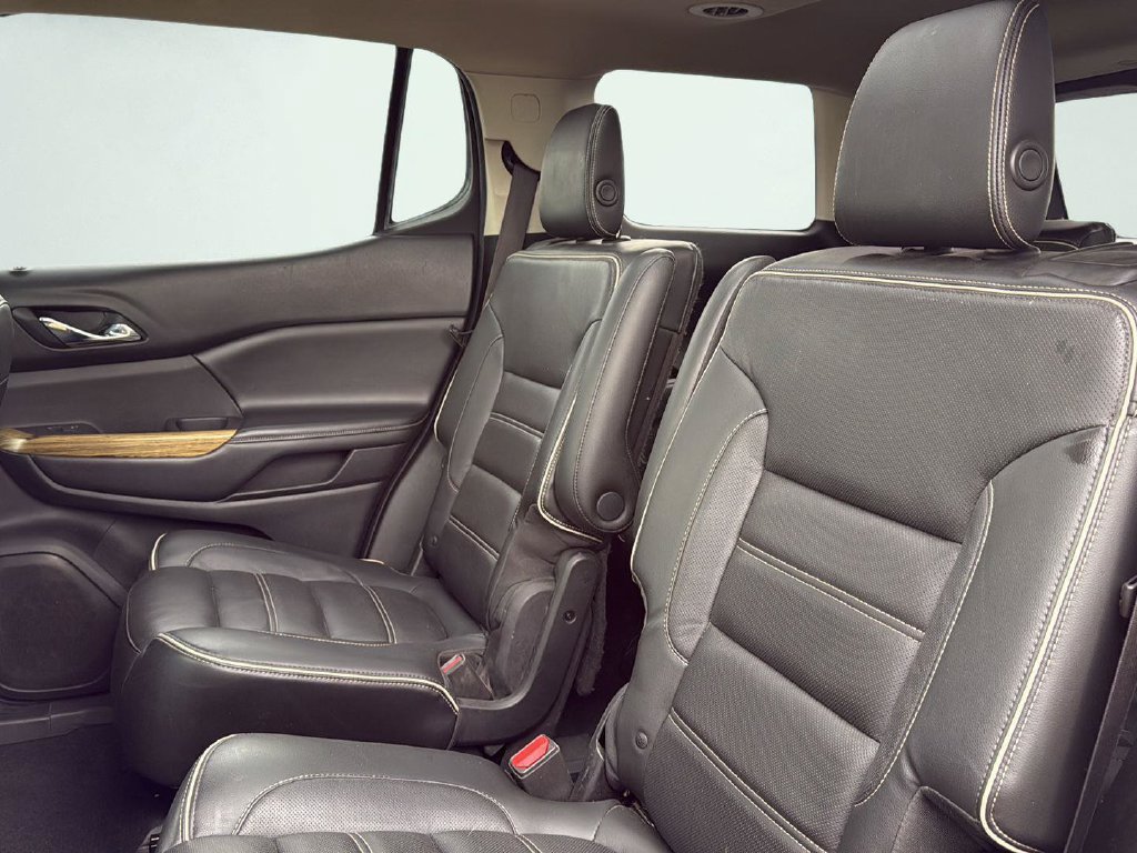 Used 2017 GMC Acadia Denali w/ Technology Package FWD image 3