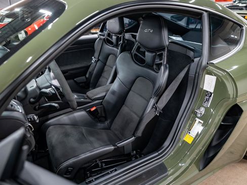 Used 2021 Porsche 718 Cayman GT4 RWD image 10