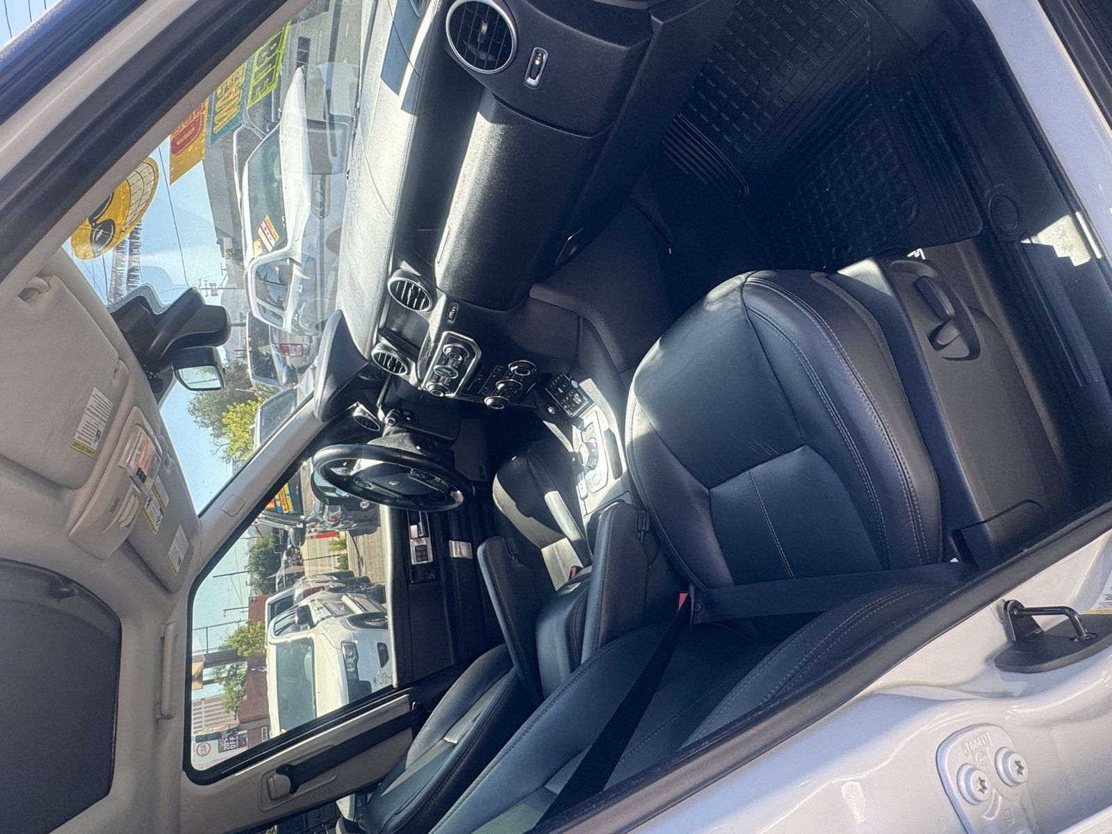 Used 2016 Land Rover LR4 HSE LUX AWD/4WD image 15