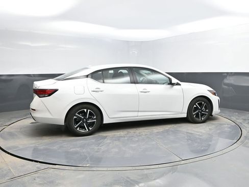Used 2024 Nissan Sentra SV image 10