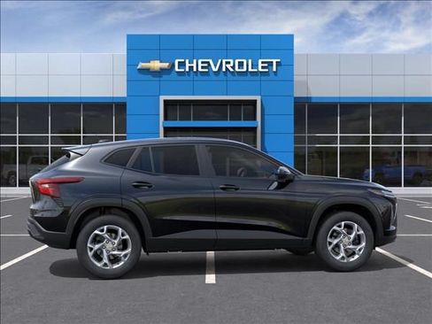 New 2026 Chevrolet Trax LS w/ LS Convenience Package FWD image 5