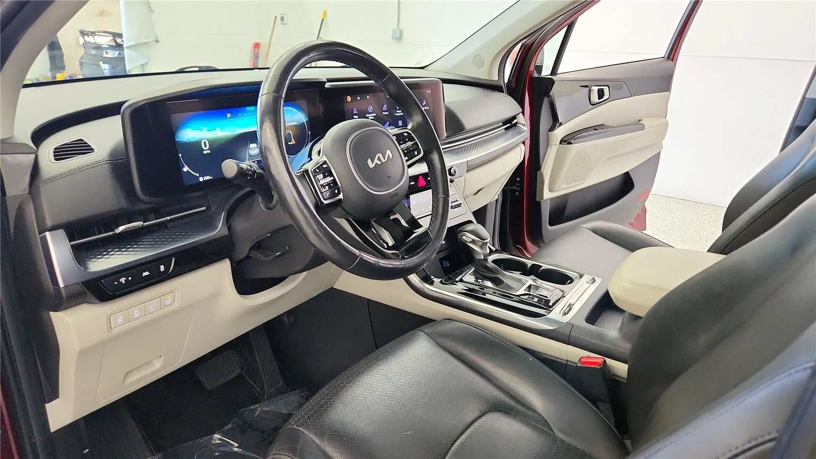 Used 2022 Kia Carnival SX Prestige FWD image 21