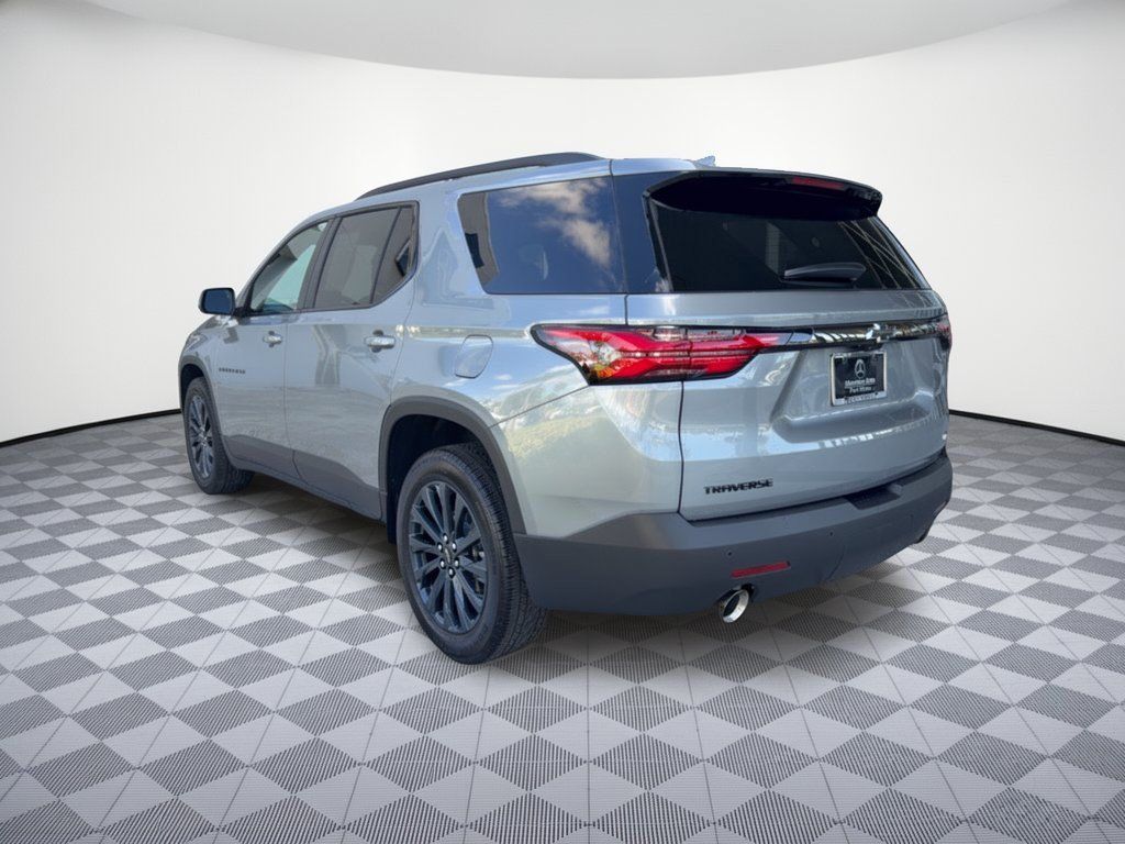 Used 2023 Chevrolet Traverse RS FWD image 3