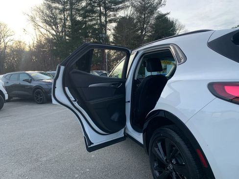 Certified 2025 Buick Envision Sport Touring image 32