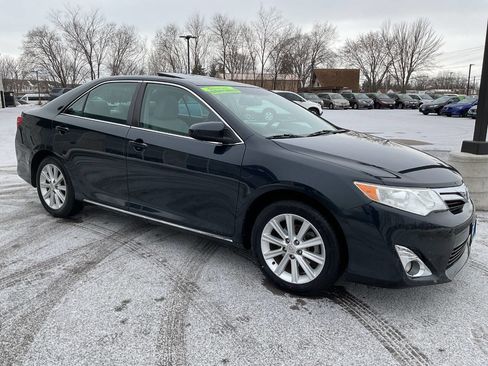 Used 2014 Toyota Camry XLE image 10