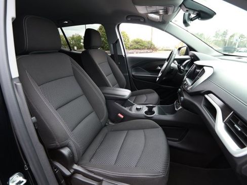 Used 2024 GMC Terrain SLE image 26