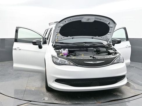 New 2026 Chrysler Voyager LX image 60