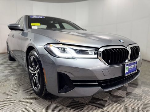 Used 2023 BMW 530i xDrive w/ Premium Package image 9