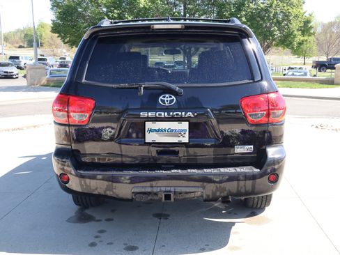 Used 2012 Toyota Sequoia SR5 w/ Sport Appearance Pkg image 8