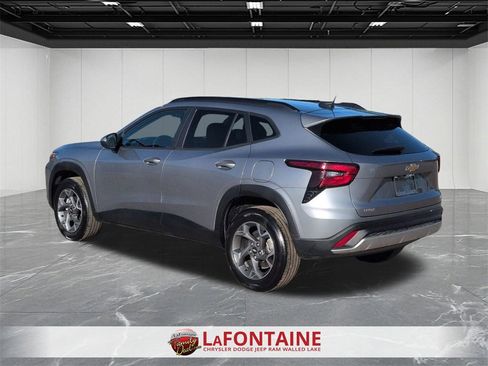 Used 2024 Chevrolet Trax LT w/ Driver Confidence Package image 6