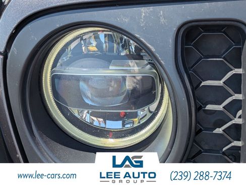 Used 2022 Jeep Gladiator Mojave w/ LED Lighting Group AWD/4WD image 8