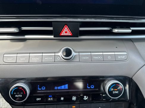 Used 2023 Hyundai Elantra SEL w/ Convenience Package FWD image 53