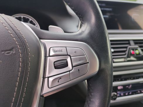 Used 2018 BMW 750i RWD image 20