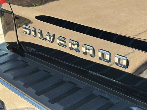 Used 2018 Chevrolet Silverado 1500 LT w/ All Star Edition image 10