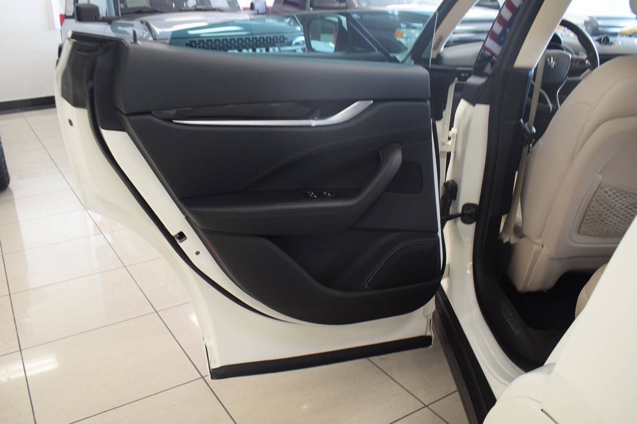 Used 2020 Maserati Levante S AWD/4WD image 41