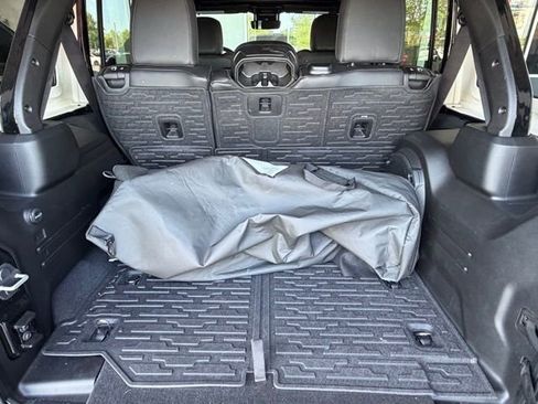 Used 2024 Jeep Wrangler Unlimited Rubicon image 26