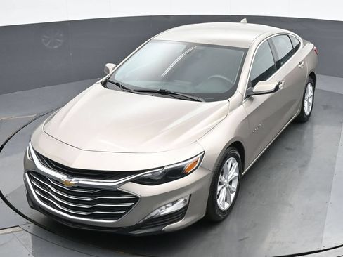 Used 2022 Chevrolet Malibu LT FWD image 16
