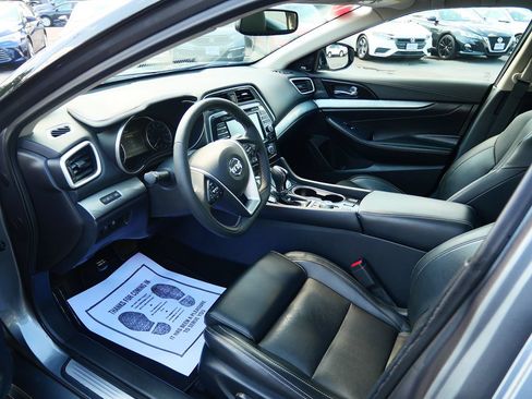 Used 2017 Nissan Maxima 3.5 SL FWD image 9