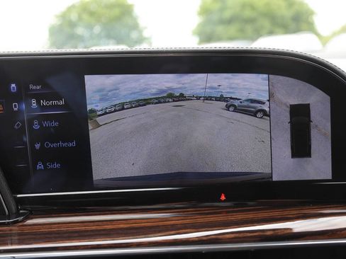 Used 2023 Cadillac Escalade Luxury AWD/4WD image 24