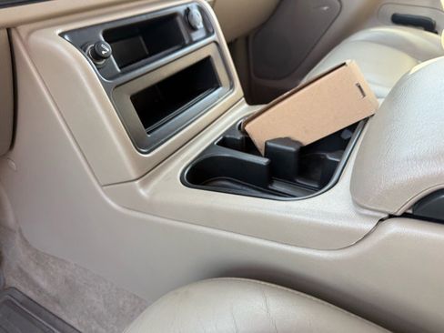 Used 2005 GMC Sierra 3500 SLT w/ Heavy-Duty Power Package image 38