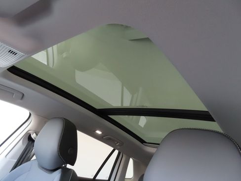 New 2026 Volkswagen Tiguan SE image 22