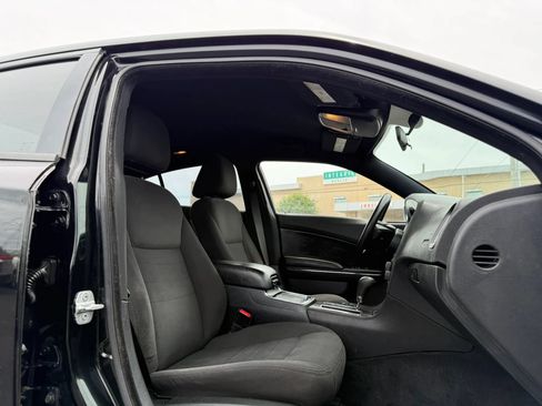 Used 2013 Dodge Charger SE RWD image 19