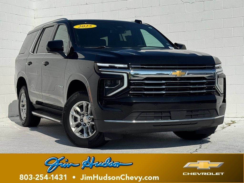 Used 2025 Chevrolet Tahoe LT RWD image 1