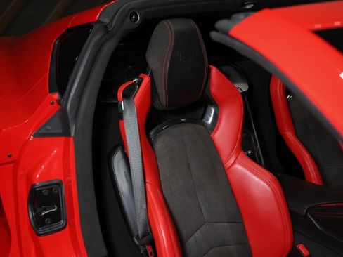 Used 2021 Chevrolet Corvette Stingray Premium Cpe w/ Engine Appearance Package image 17