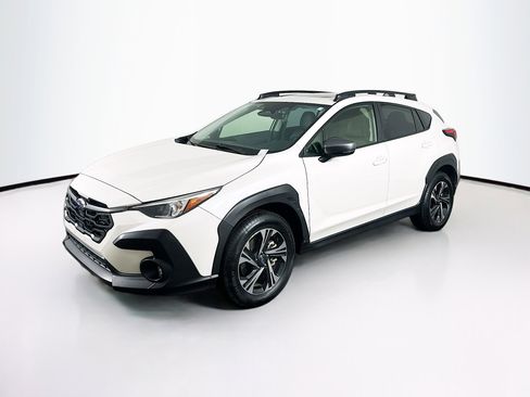 Used 2024 Subaru Crosstrek 2.0i Premium image 3
