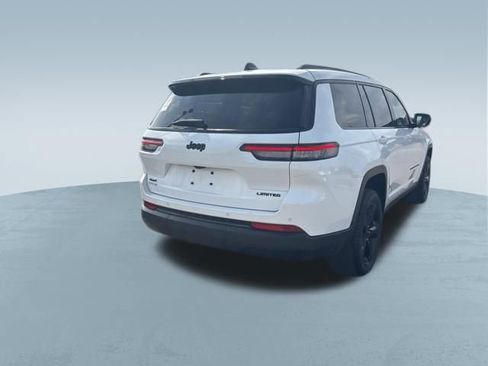 Used 2024 Jeep Grand Cherokee L Limited w/ Black Appearance Package image 15