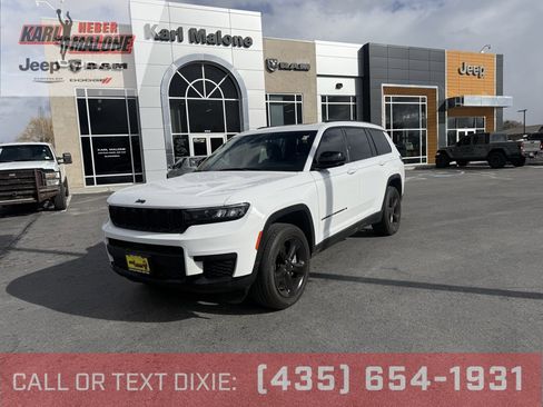 Used 2023 Jeep Grand Cherokee L Laredo image 1