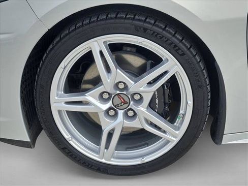 Used 2021 Chevrolet Corvette Stingray Coupe w/ 1LT RWD image 21